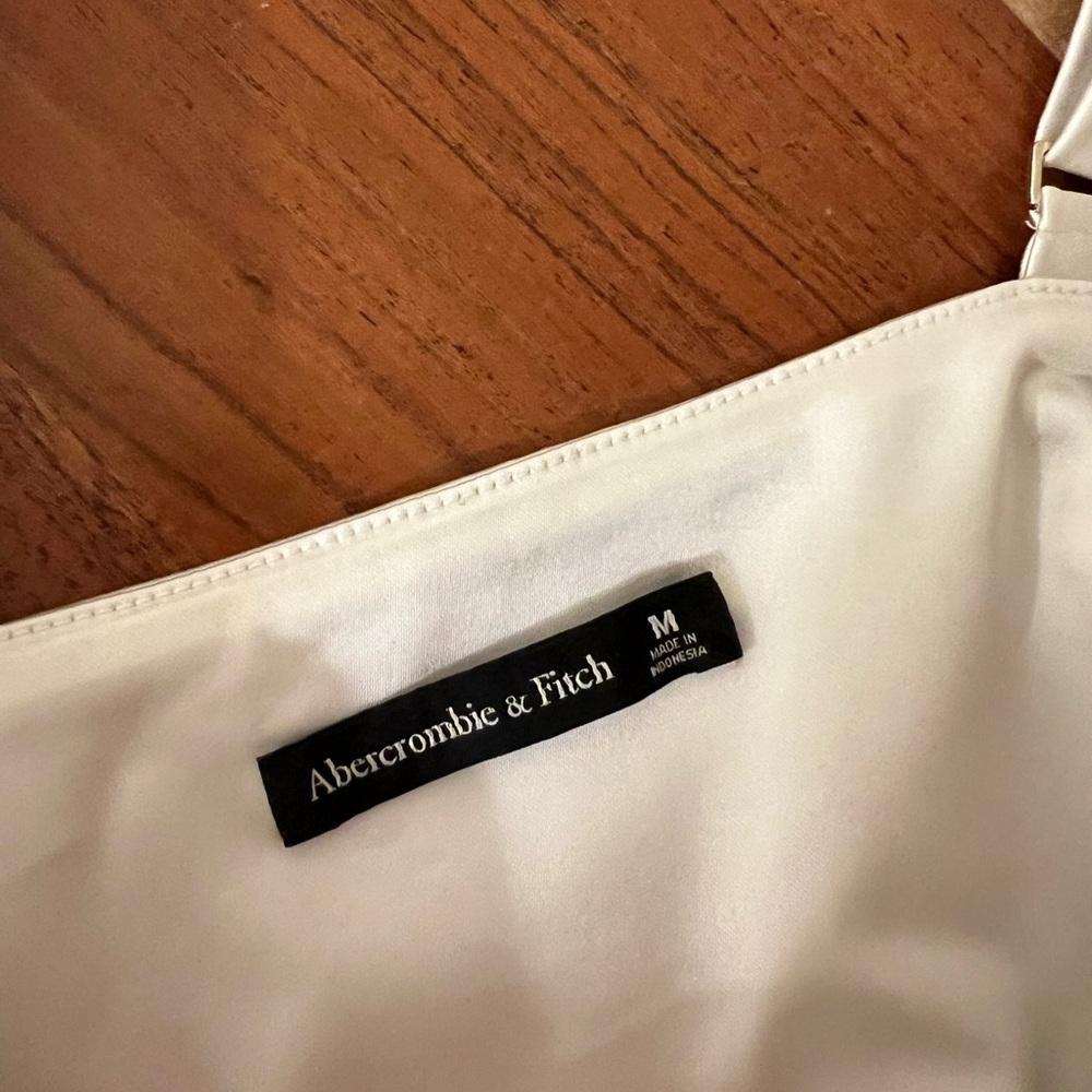 Abercrombie & Fitch White Crop Top - Picture 4 of 4